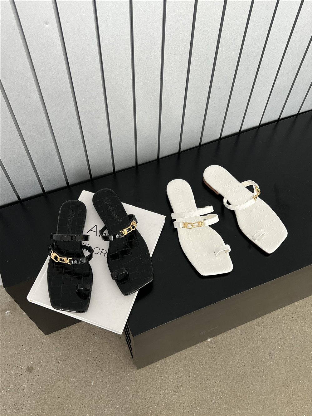 2023 Summer New Real Leather Square Toe Crocodile Pattern Gold Buckle Toe Loop Flat Sandals Women Beach Shoes - Image 4