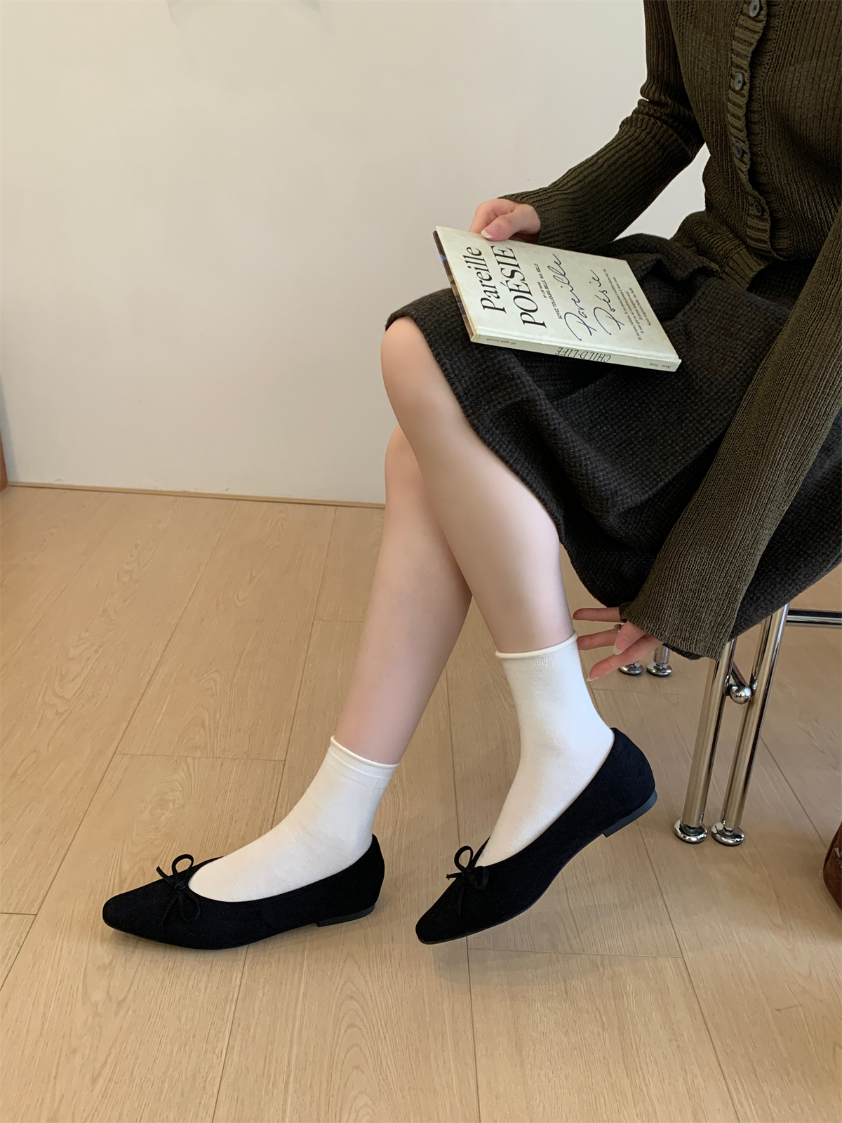 2026 Autumn French Suede Bow Women's Slip-On Flat Mary Jane Shoes - Image 2