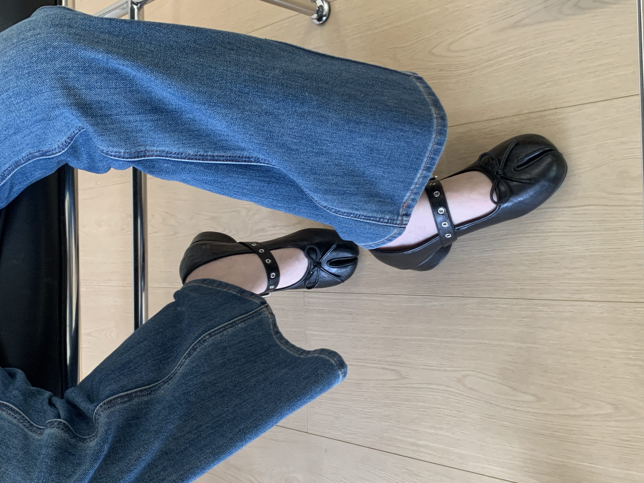 Niche Design Split Toe Shoes Women 2026 Autumn New Chunky Heel Versatile Commute Ballet Mary Jane Shoes - Image 2